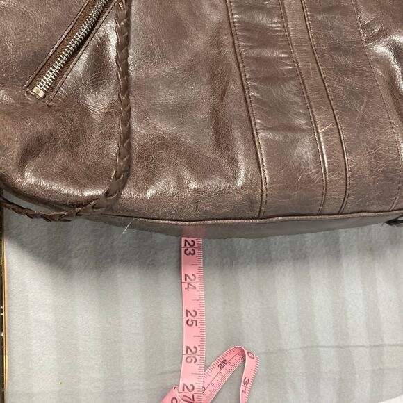 Latico Distressed Brown Leather Tote Handbag. Great Pre-Owned Condition - Picture 9 of 11